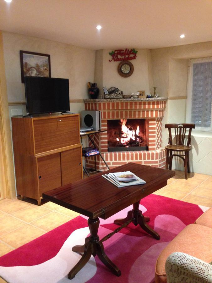 Apartamento Rural La Muralla De Pedraza Chavida Екстер'єр фото